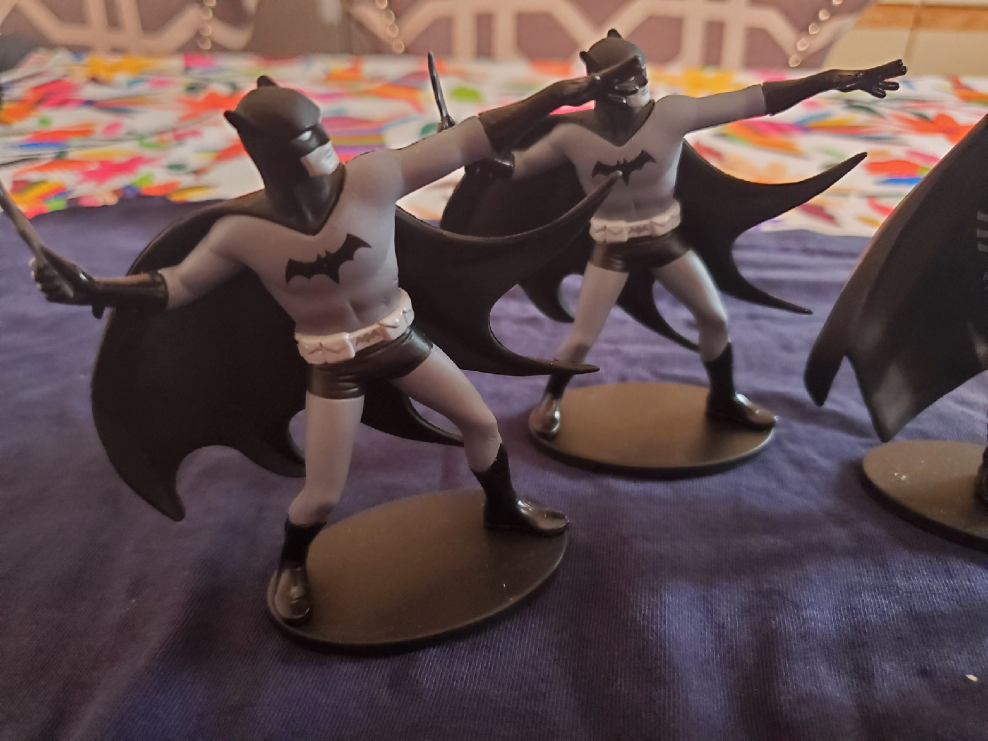 Batman Black and White series figures - photo 2