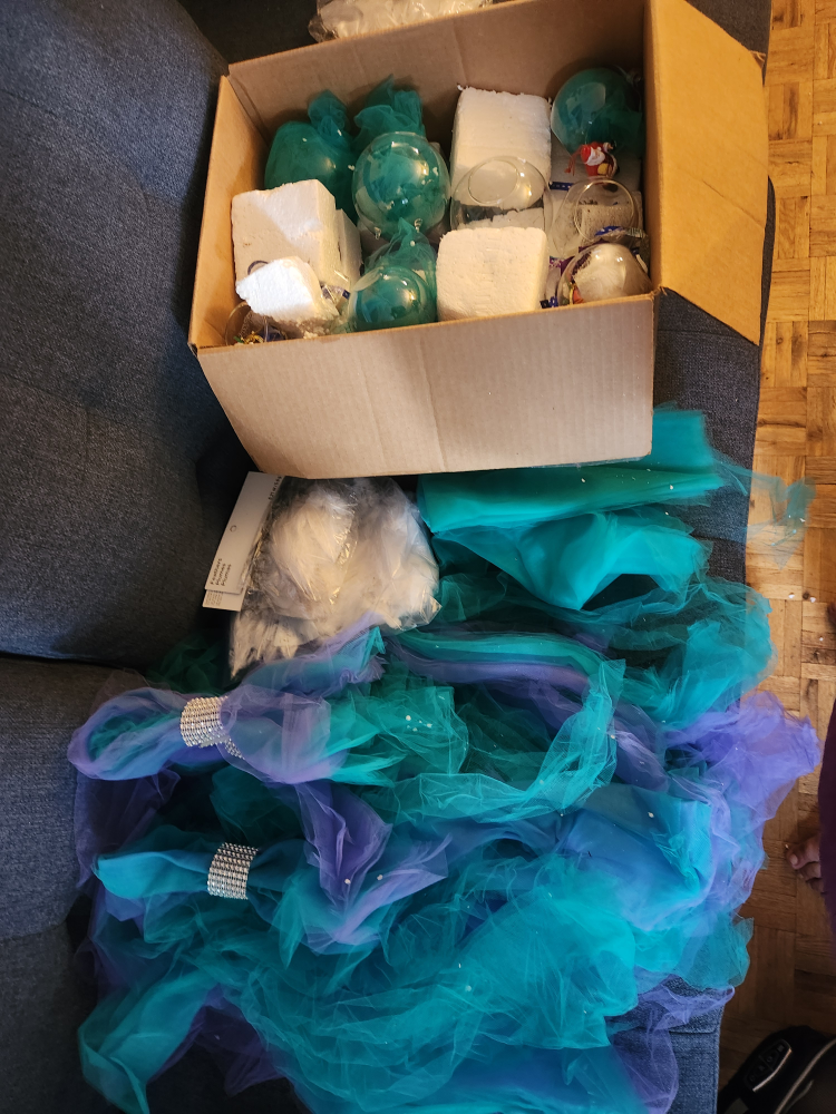 Decorations/Craft Supplies