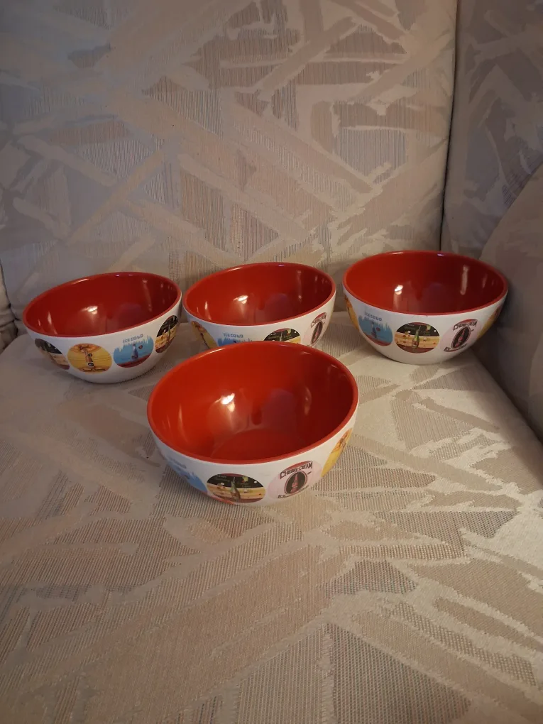 A set of 4 brand new ice cream bowls thumbnail