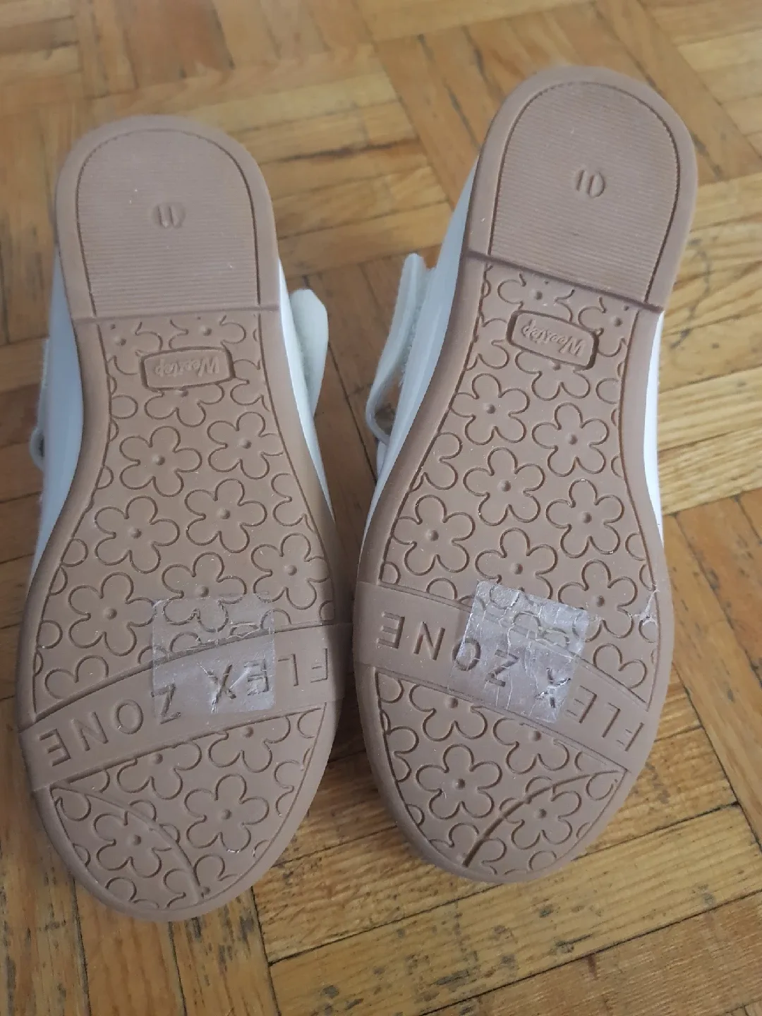 Weestep White Bow Flats - Size 11 image indicator(3)