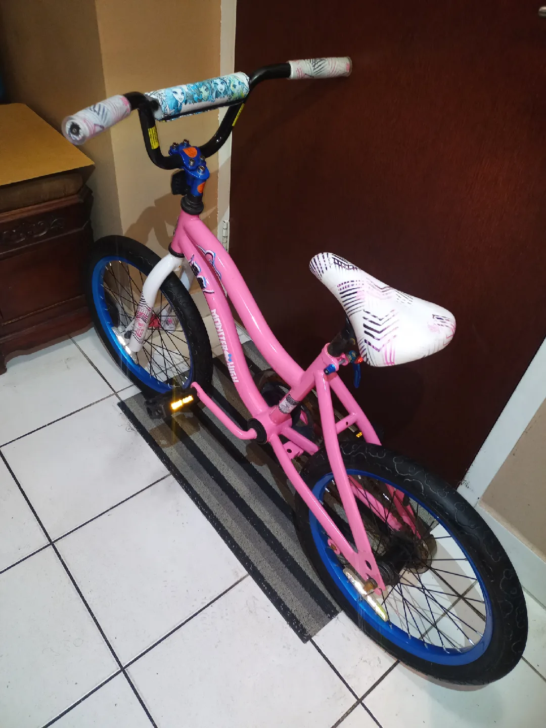 Monster High 3D Dynacraft 18" Bike - Great deal !!!!! image indicator(4)