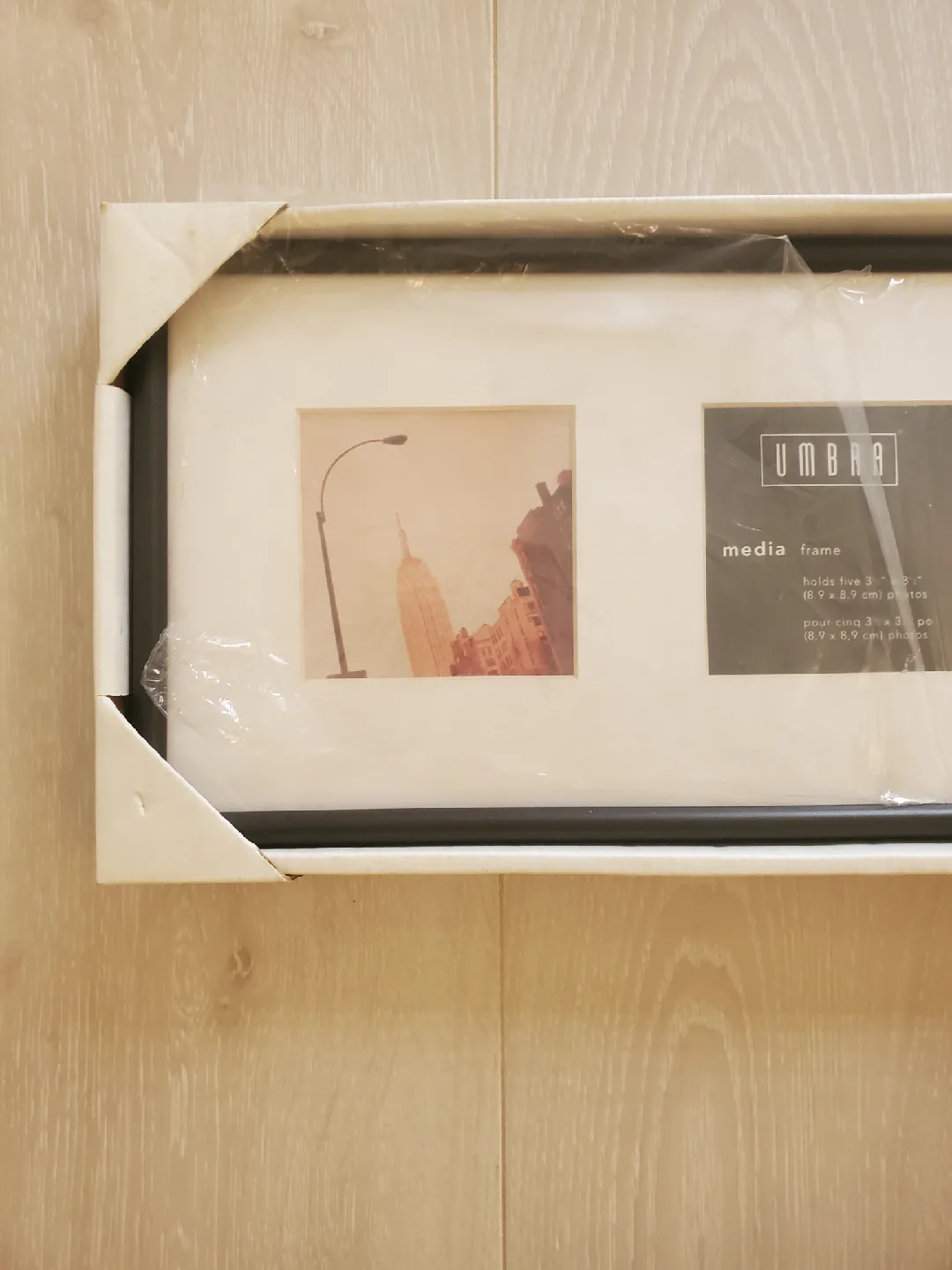 Umbra Media Frame - Holds 5 Photos image indicator(3)