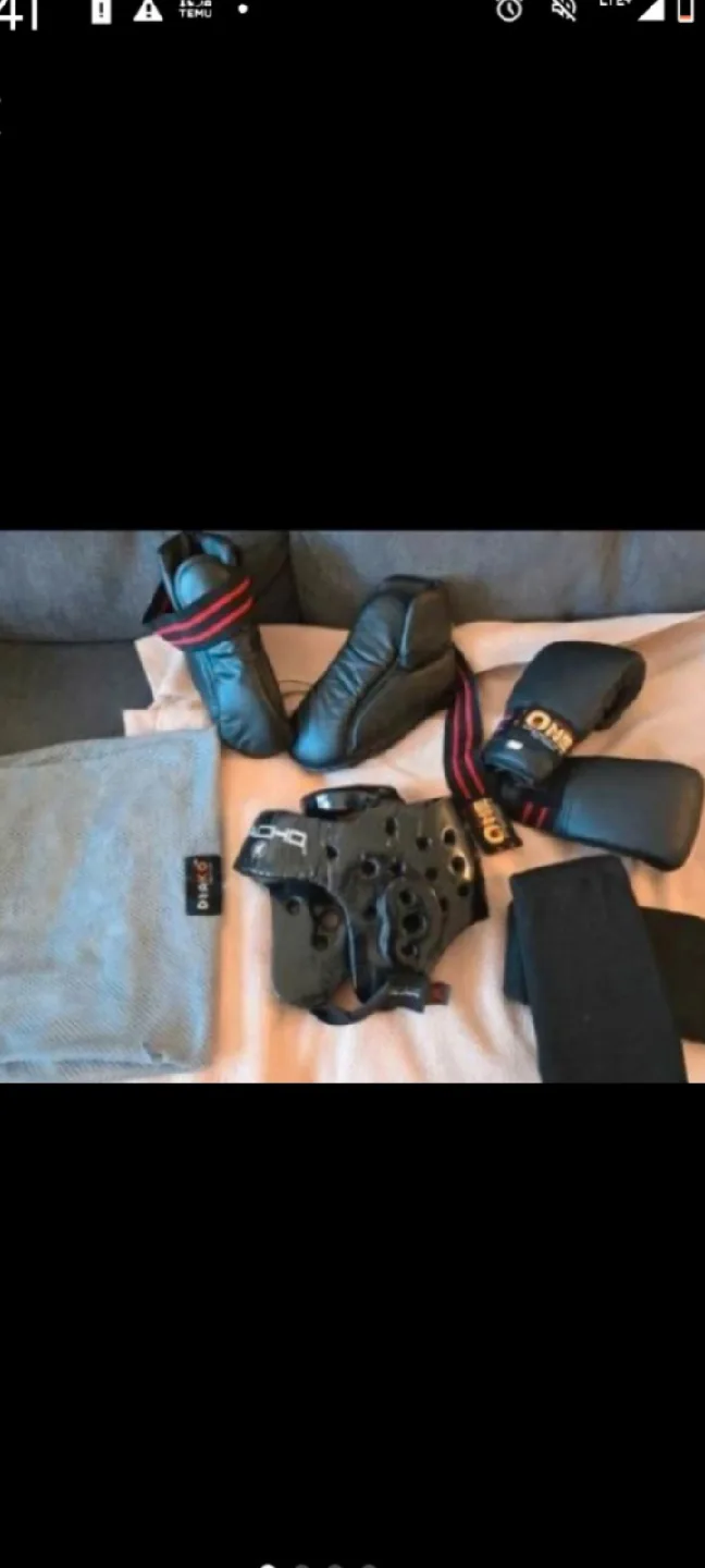 Boxing Set - Gloves, Headgear, Shoes thumbnail