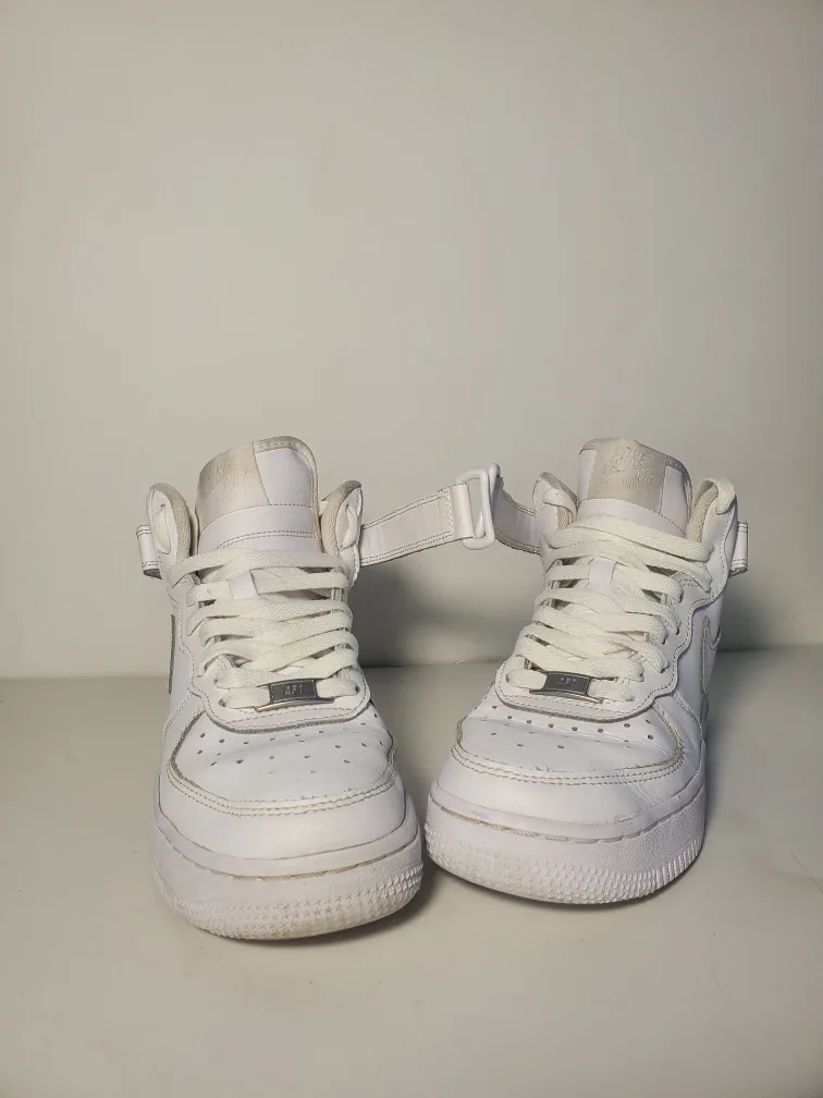 Kids Nike Air Force 1 Mid LE Triple White GS DH2933-111 Size 5Y image indicator(2)