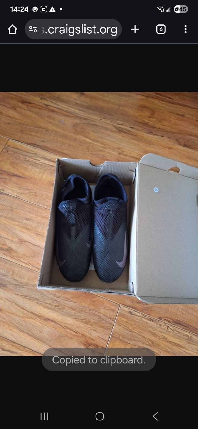 Nike Phantom Soccer Shoes - photo 2