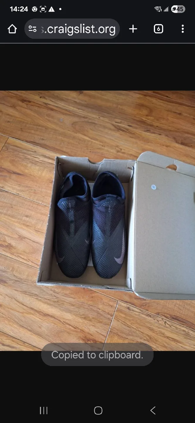 Nike Phantom Soccer Shoes image indicator(2)