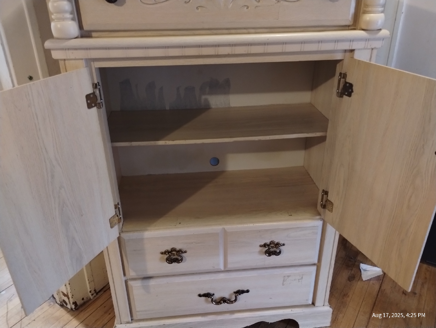 Vintage Off-White Painted Wood Cabinet - photo 2