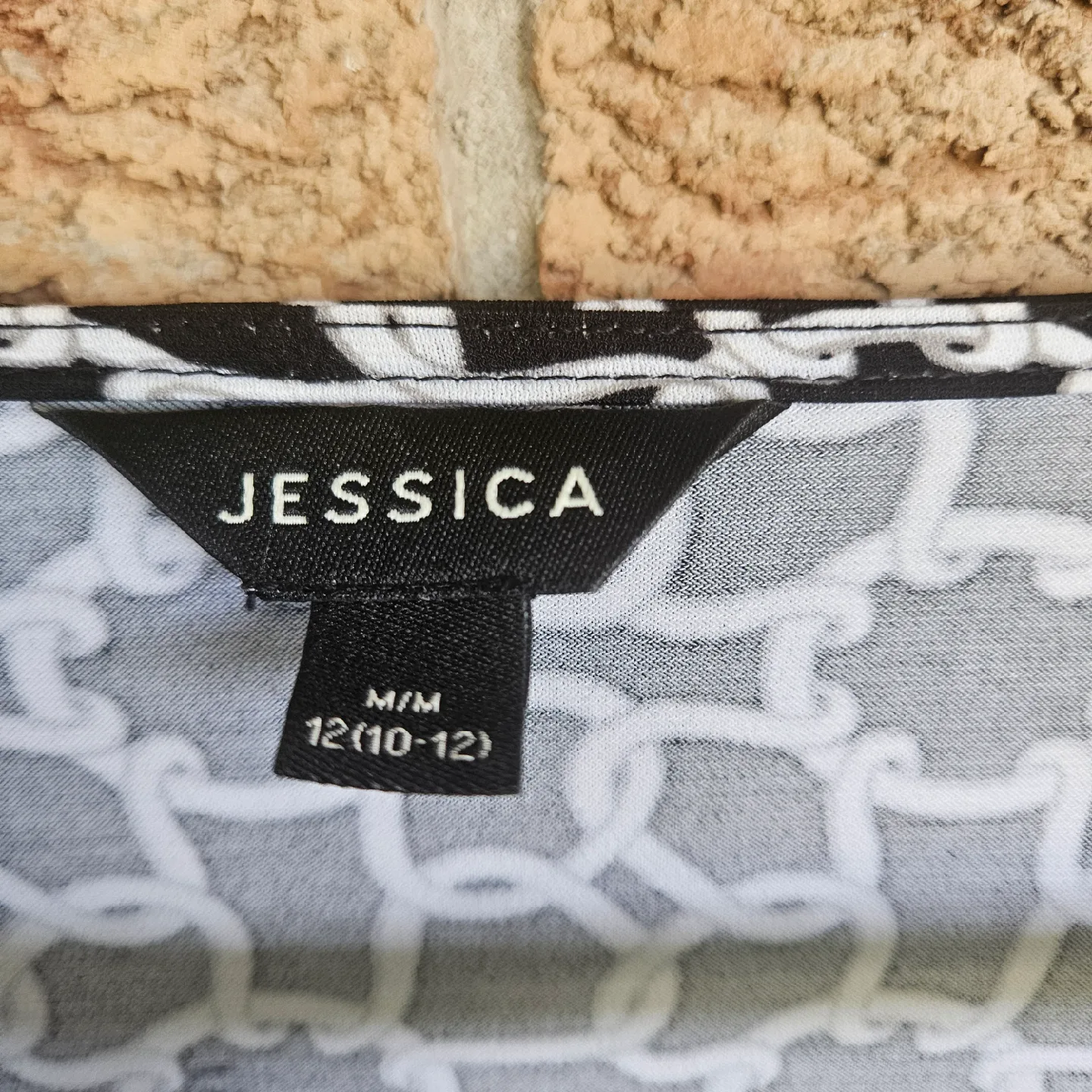 Jessica Woman's Long Sleeve Size M Geometric Wire Pattern image indicator(2)