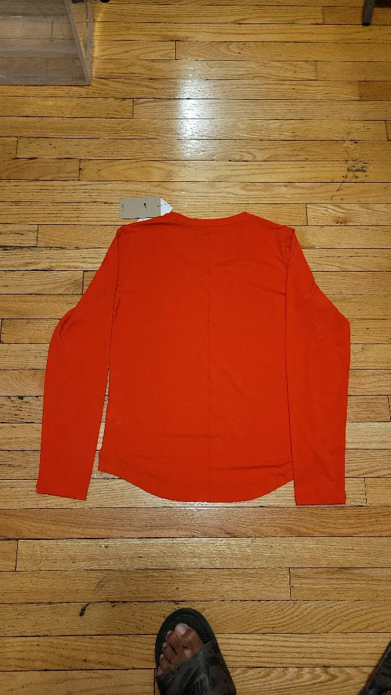New Nike Dri-FIT Long Sleeve Top - Women's XS image indicator(3)