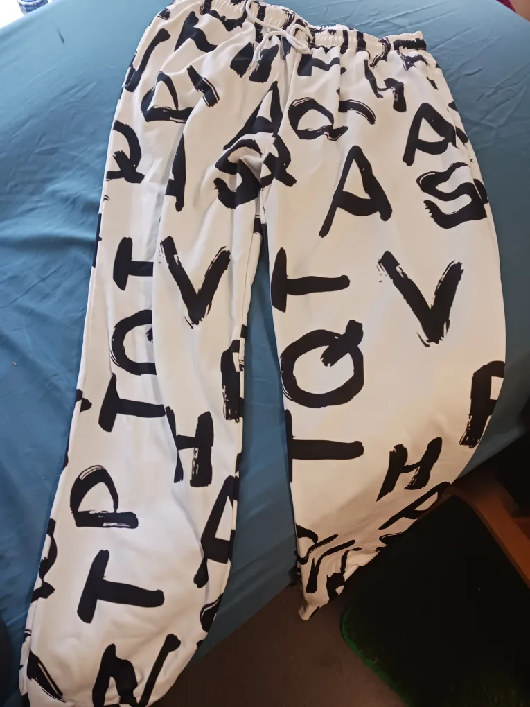 Letter Print Sweatshirt & Pants Set image indicator(2)