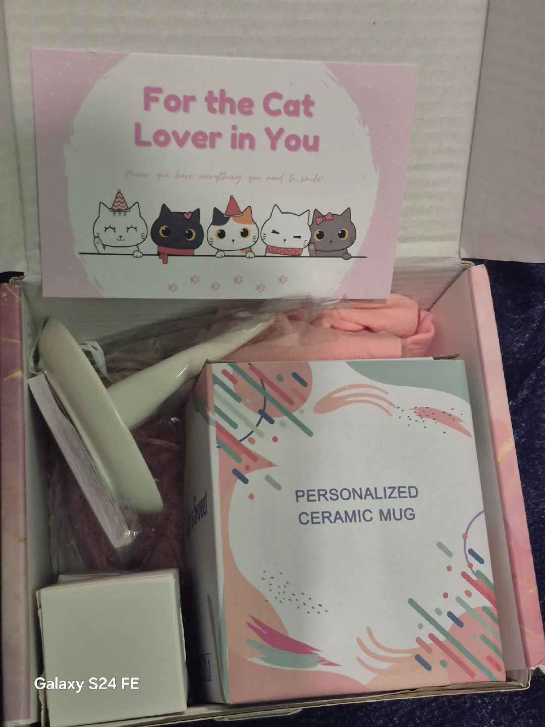 gift box for cat lover thumbnail