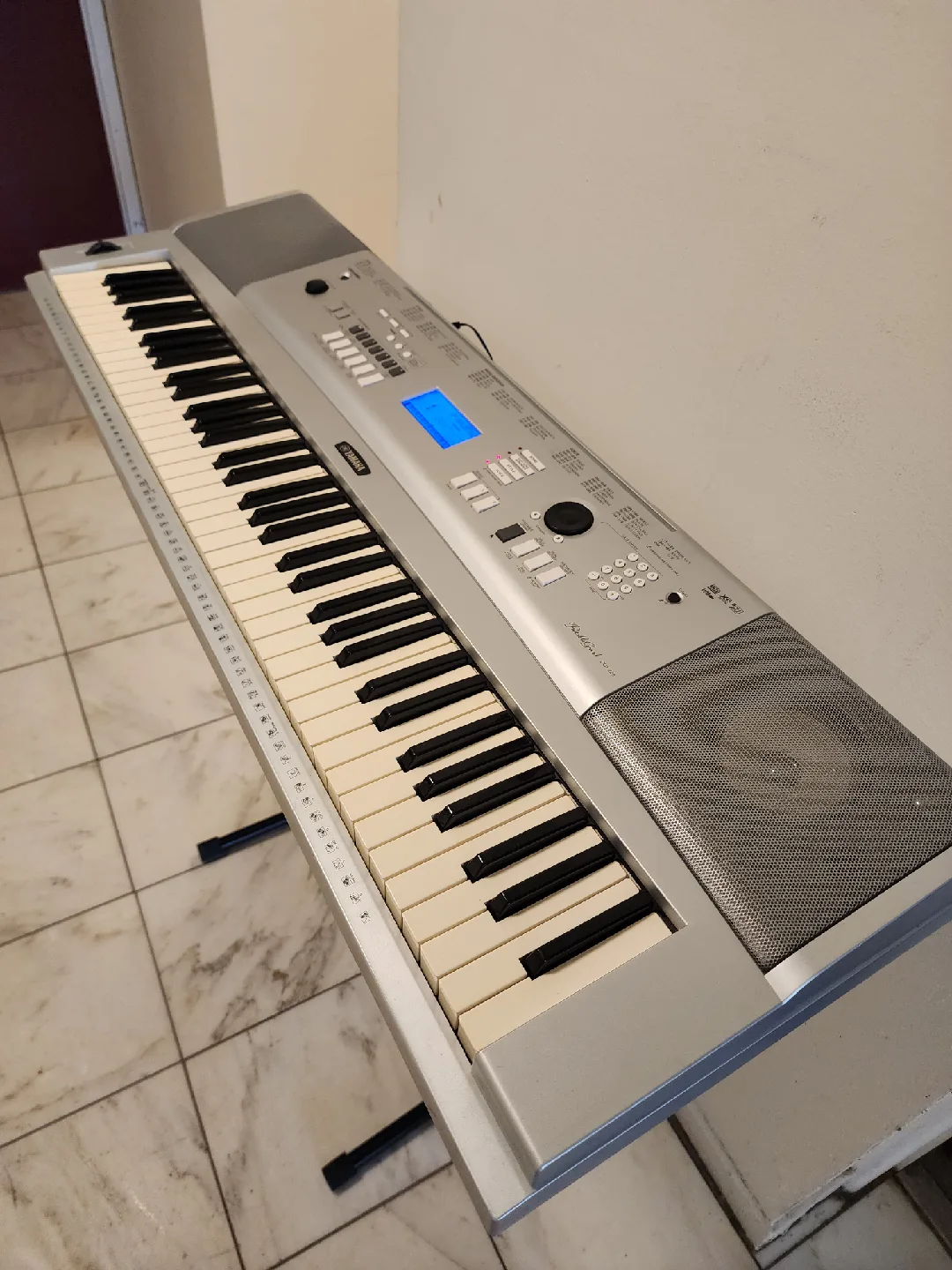 Yamaha DGX-220 Portable Grand Keyboard image indicator(5)