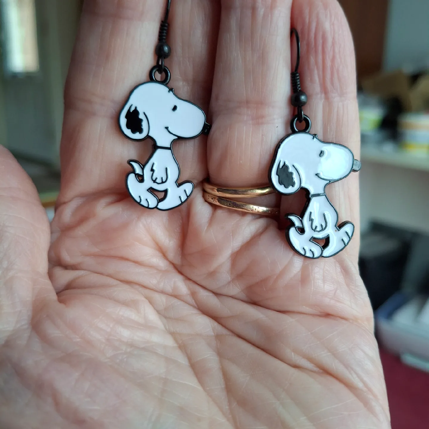 Snoopy Dangle Earrings image indicator(2)