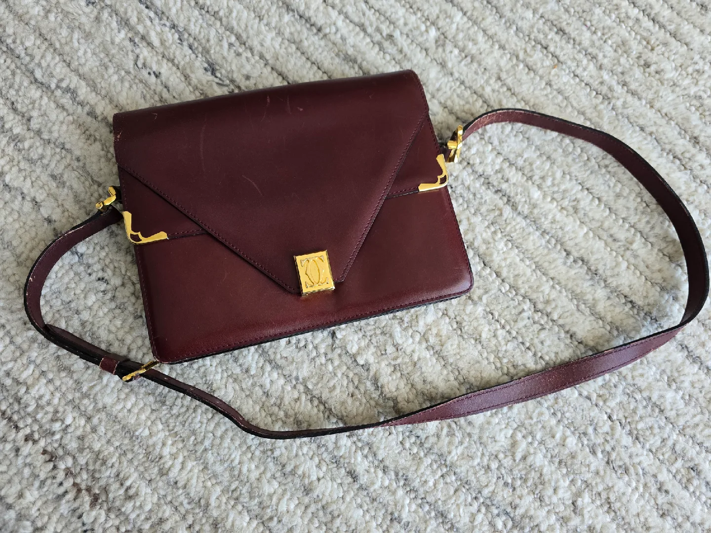Cartier Les Must de Cartier Burgundy Leather Handbag thumbnail