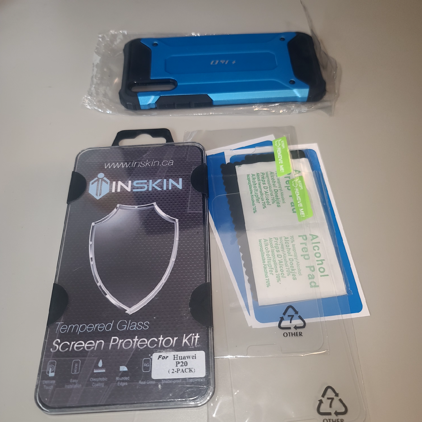 Brand new ✨️🇨🇦Huawei P20, Screen Protector, and Phone Case