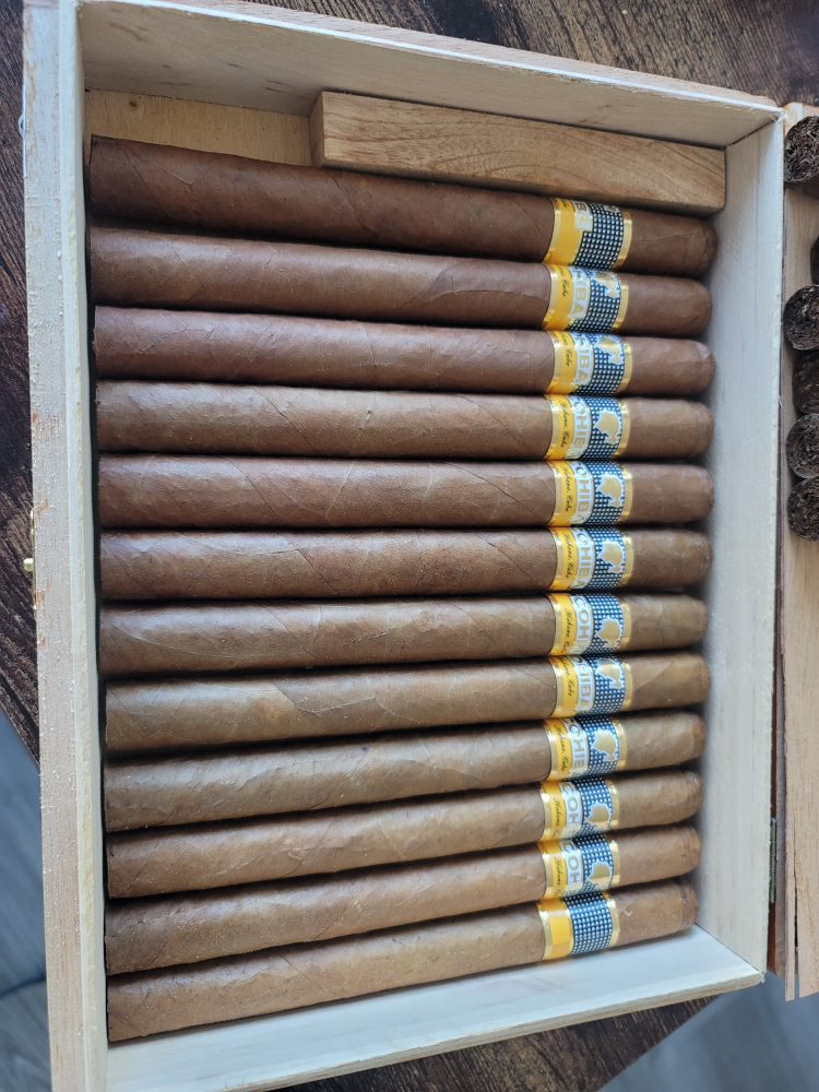 Authentic Cohiba Cigar Box with Cigars – Collector’s Item - photo 5