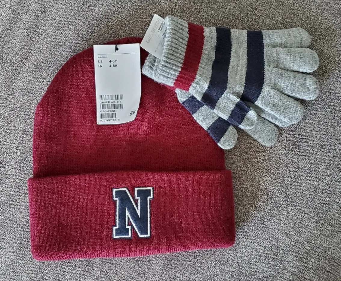 H&M Kids Hat and Gloves Set (4-8Y) thumbnail