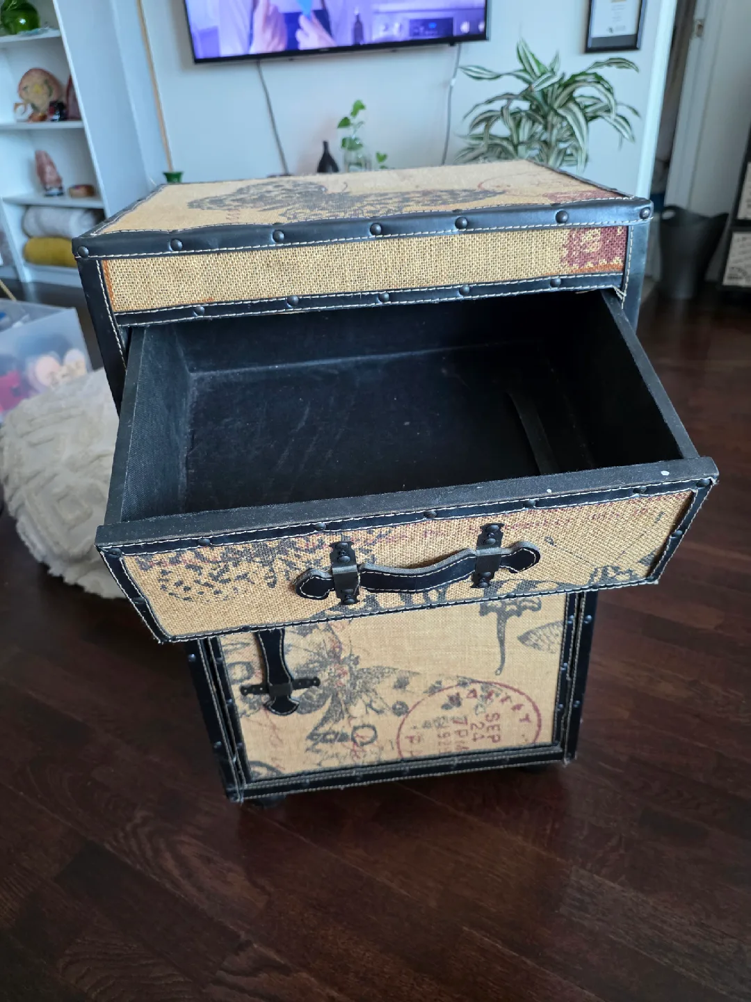 Decorative Trunk Style Side Table -  14x18x28 image indicator(3)