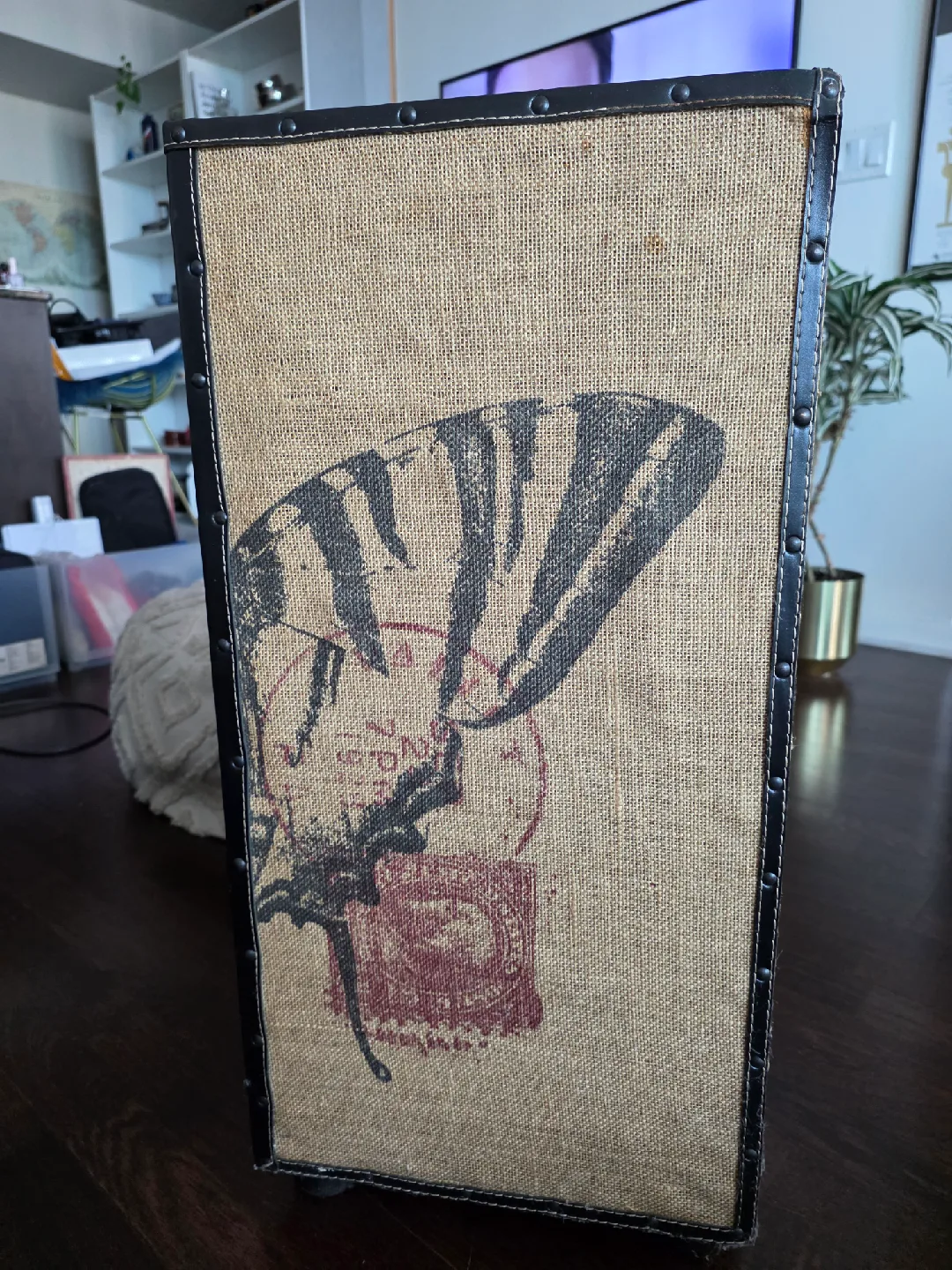 Decorative Trunk Style Side Table -  14x18x28 image indicator(5)