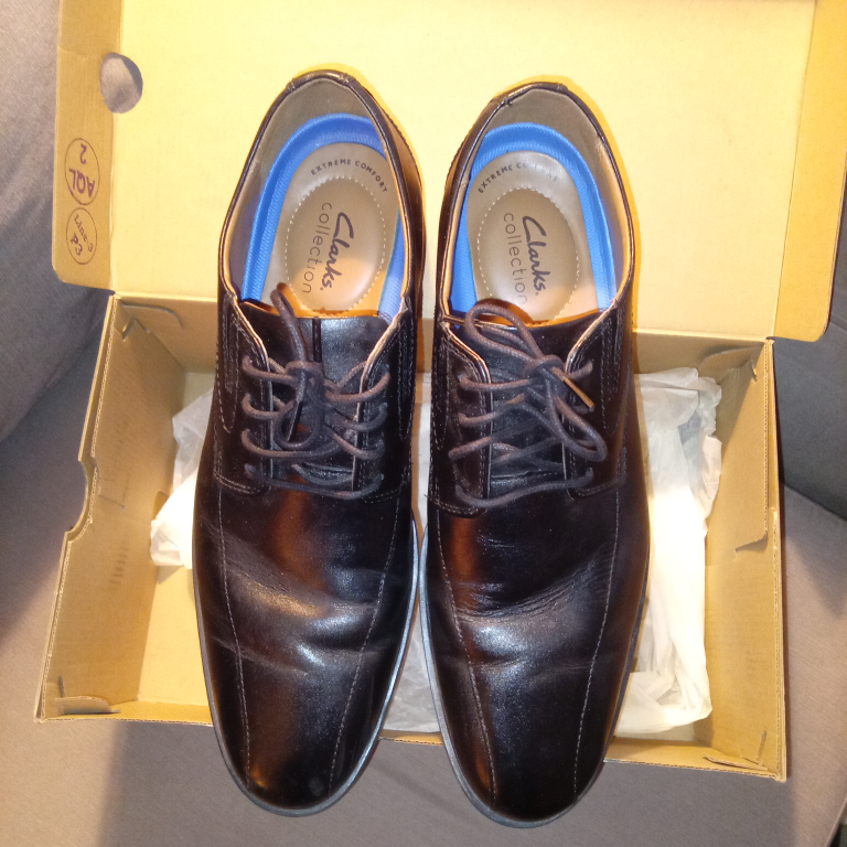Men's Clarks dress shoes. Size 10-1/2. Worn once. Great shape