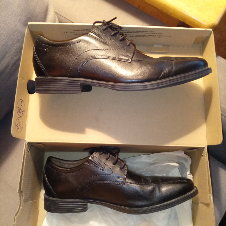 Men's Clarks dress shoes. Size 10-1/2. Worn once. Great shape - photo 2
