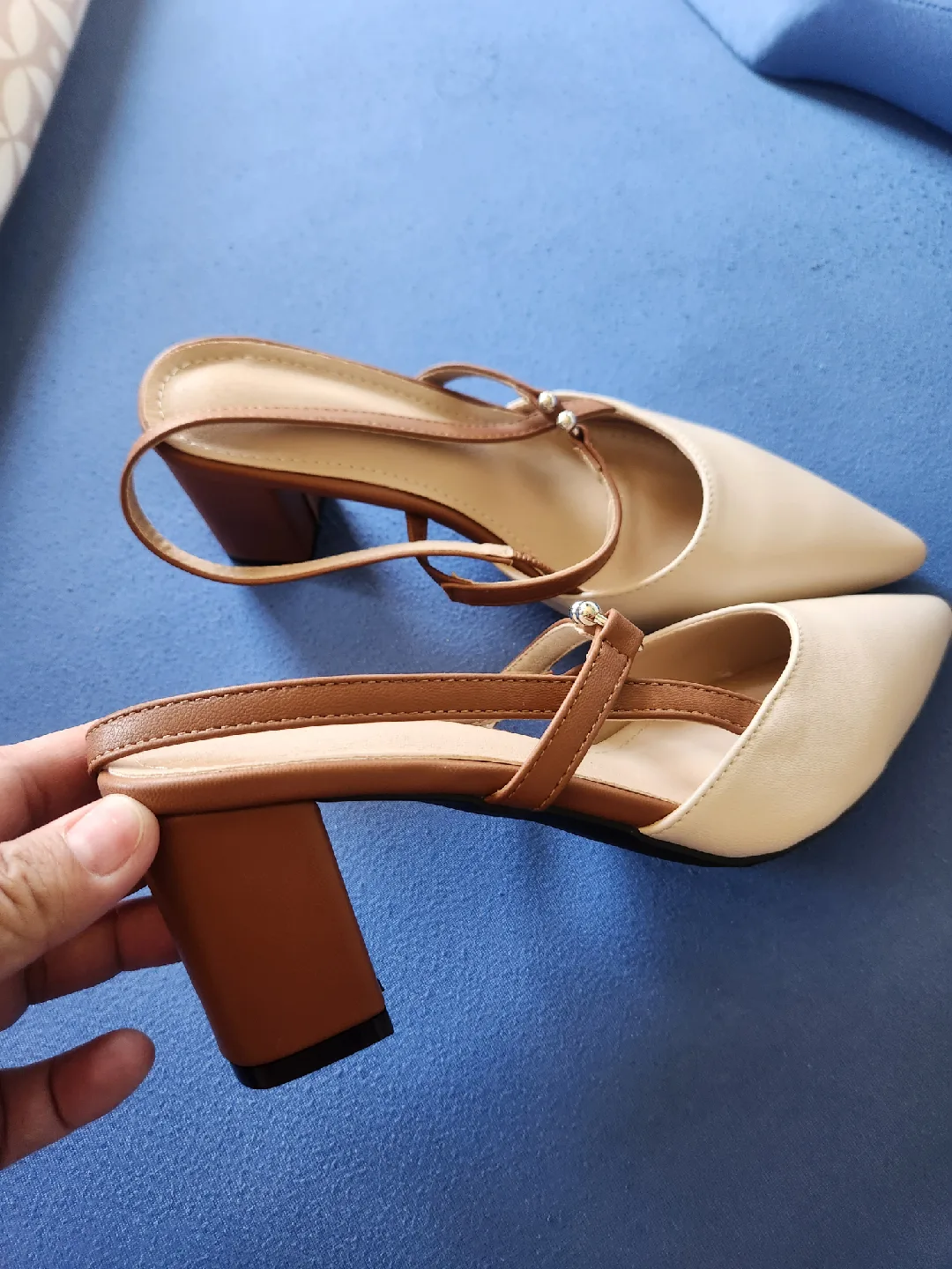 Assorted Women's Heels and Sandals thumbnail