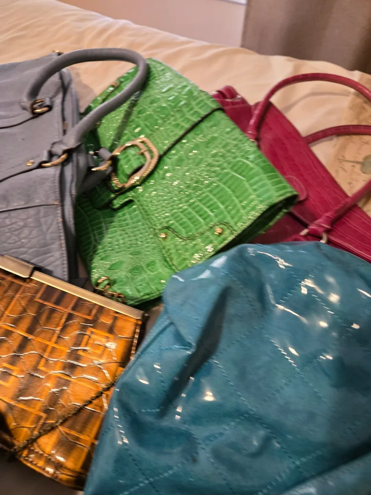 🥕Assorted  Handbags & Purses, PRICED FOR ALL or $5 each thumbnail