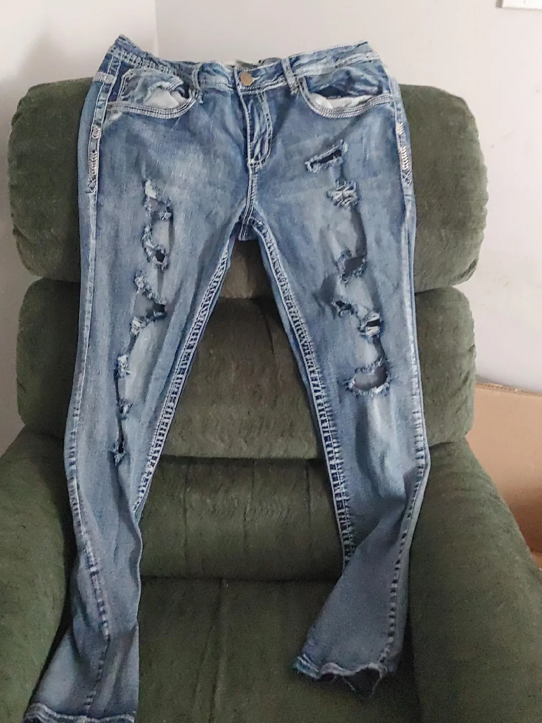Jeans Lot - Mixed Styles same sizes. image indicator(3)