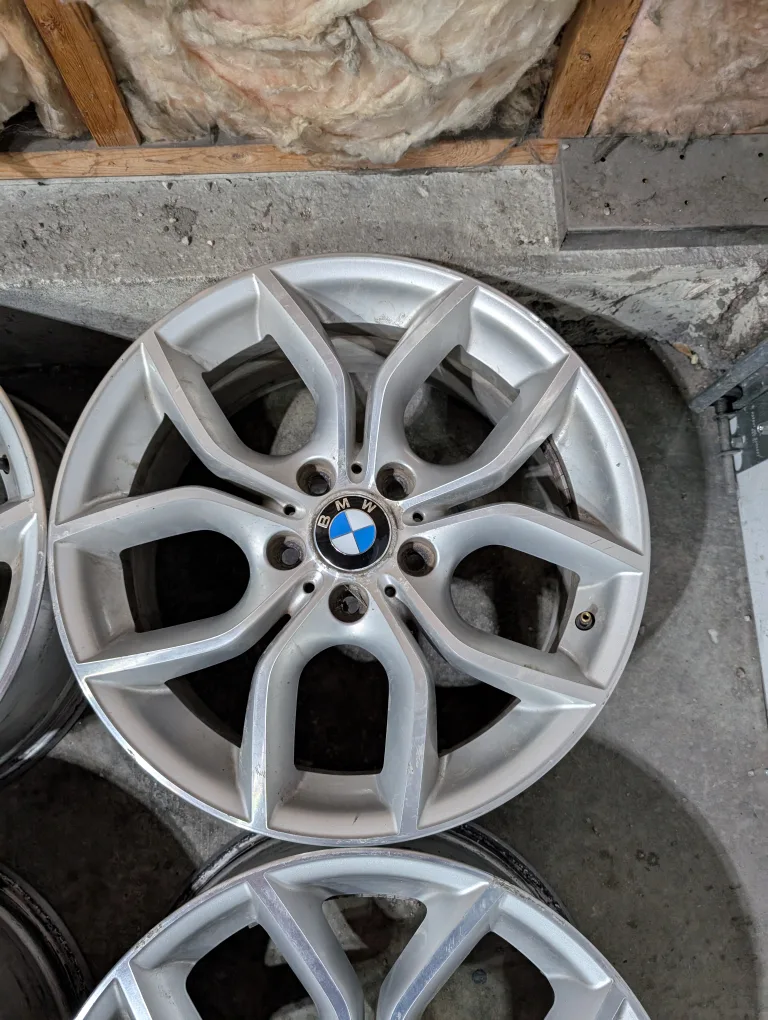(4)-18 Inch Alloy Rims Off 2012 BMW X3 image indicator(4)