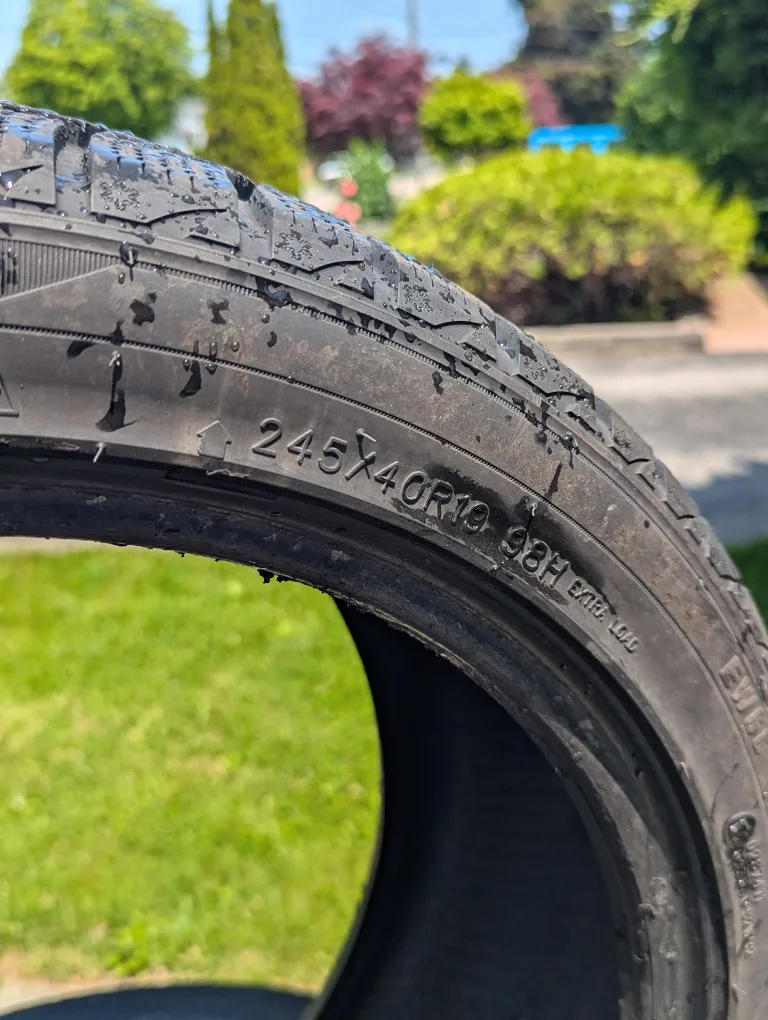 winter tires 245/40R19 image indicator(3)