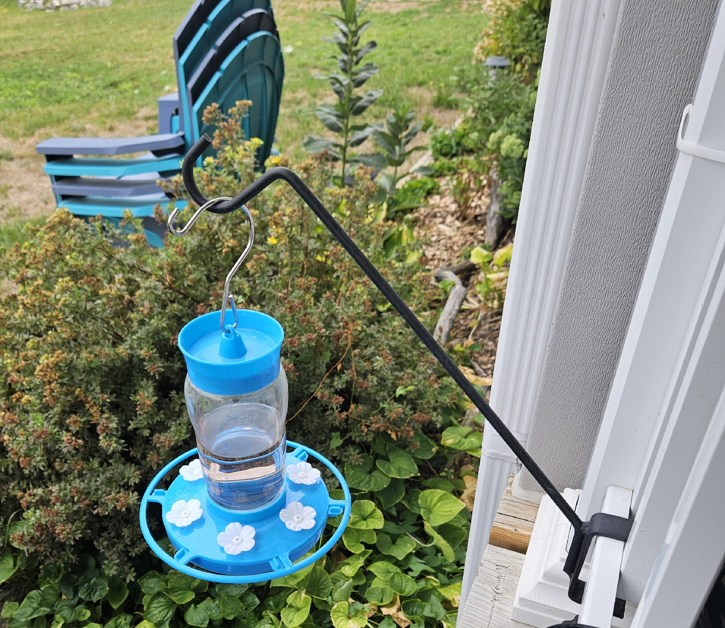 Blue Hummingbird Feeder With Hanging Rod