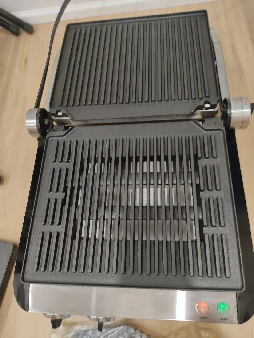 Wolfgang Puck 13-inch Indoor Electric Grill/Griddle image indicator(8)