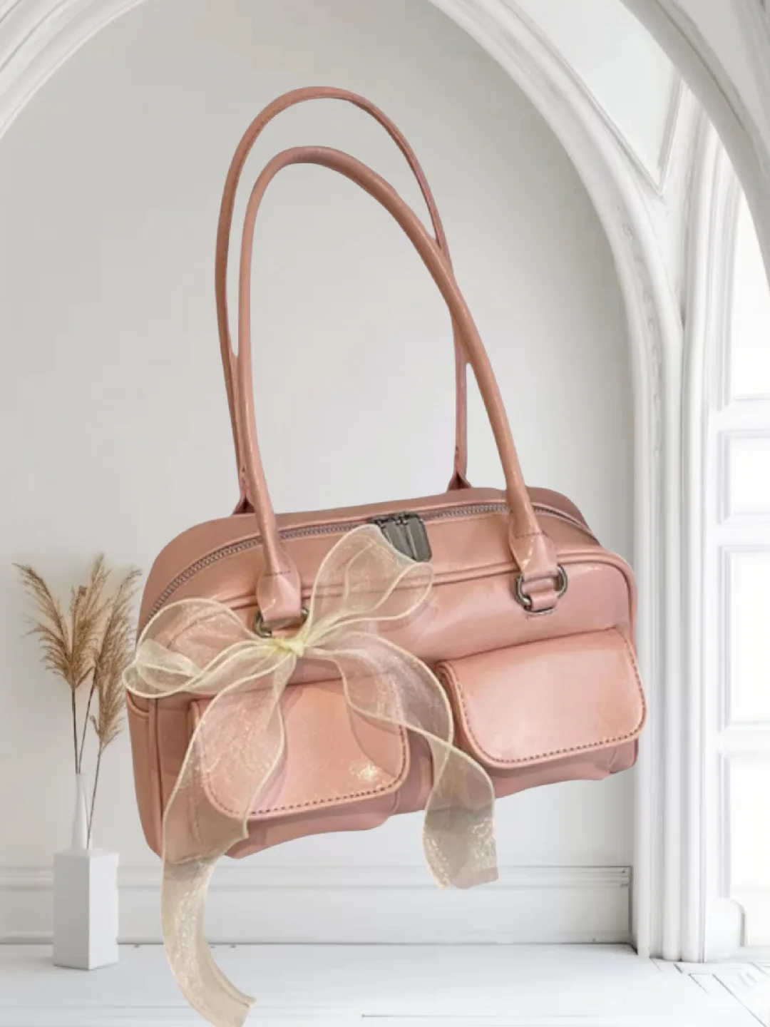 Pink Handbag with Bow image indicator(3)