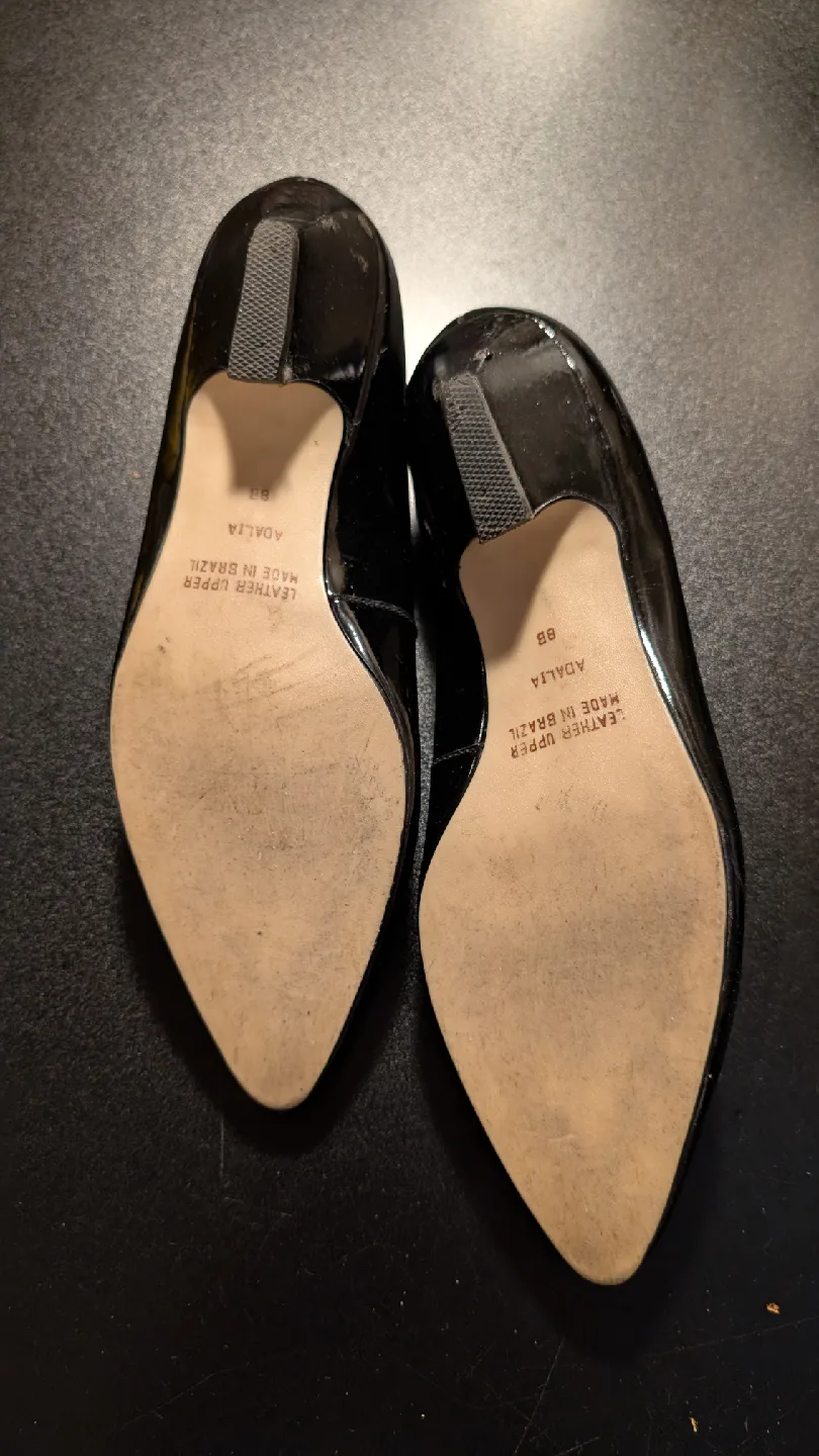 Nine West Black Patent Leather Heels - Size 8B image indicator(3)