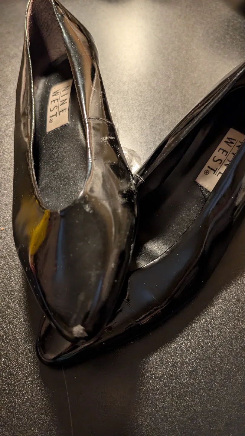 Nine West Black Patent Leather Heels - Size 8B image indicator(4)