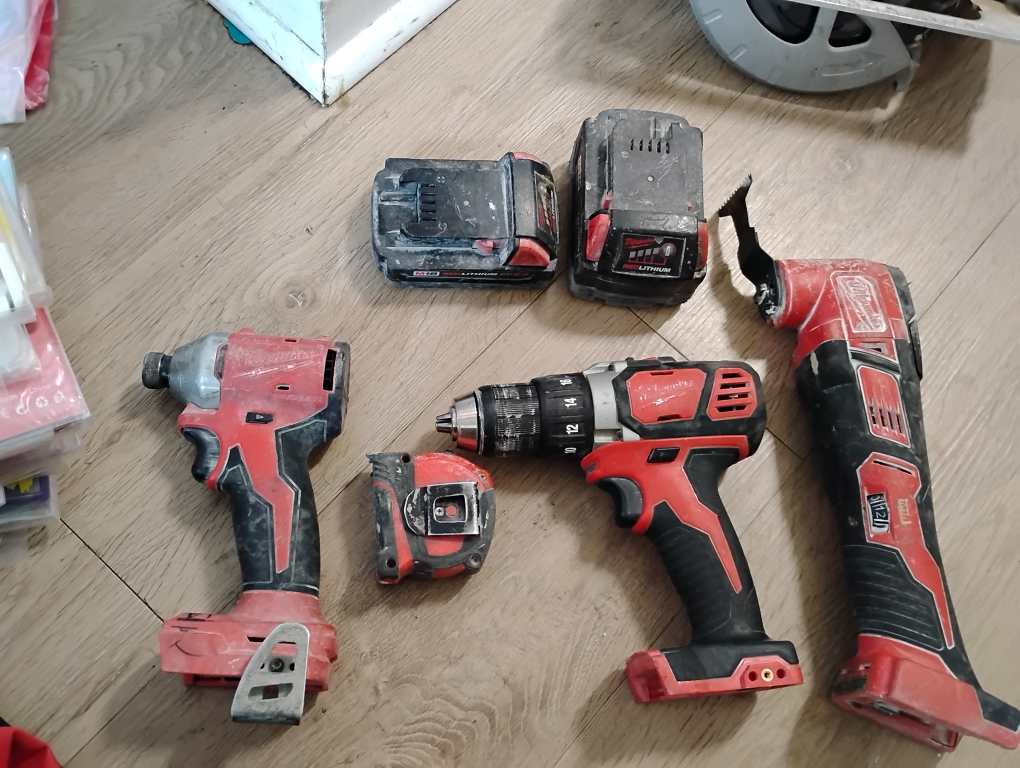 Milwaukee tools l