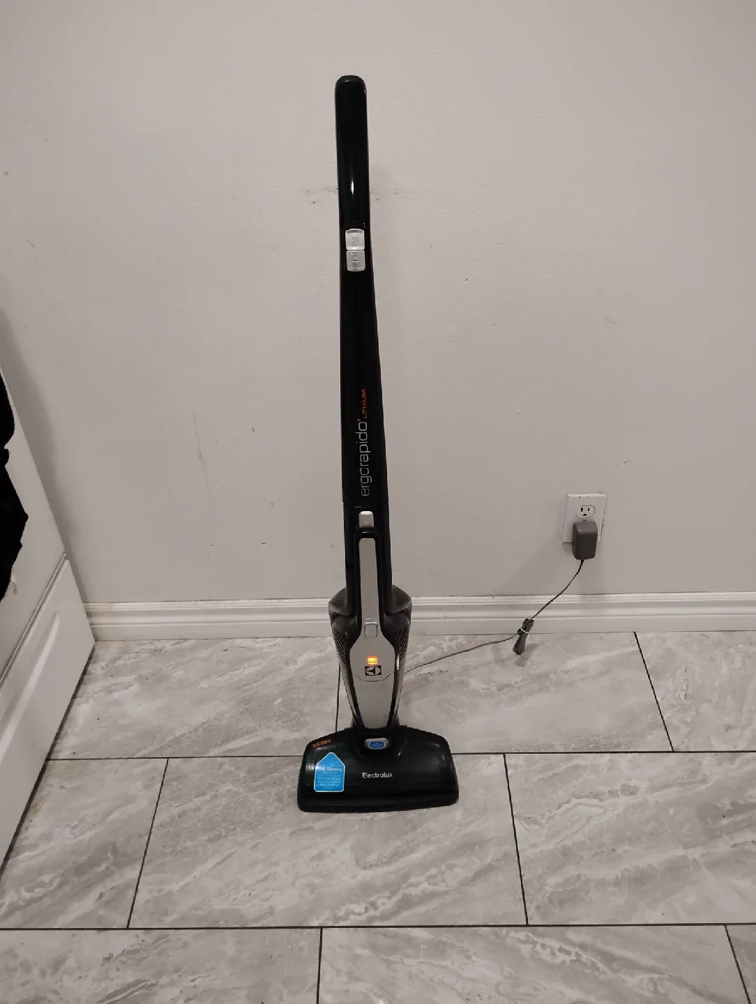 Electrolux Ergorapido Lithium Cordless Vacuum thumbnail