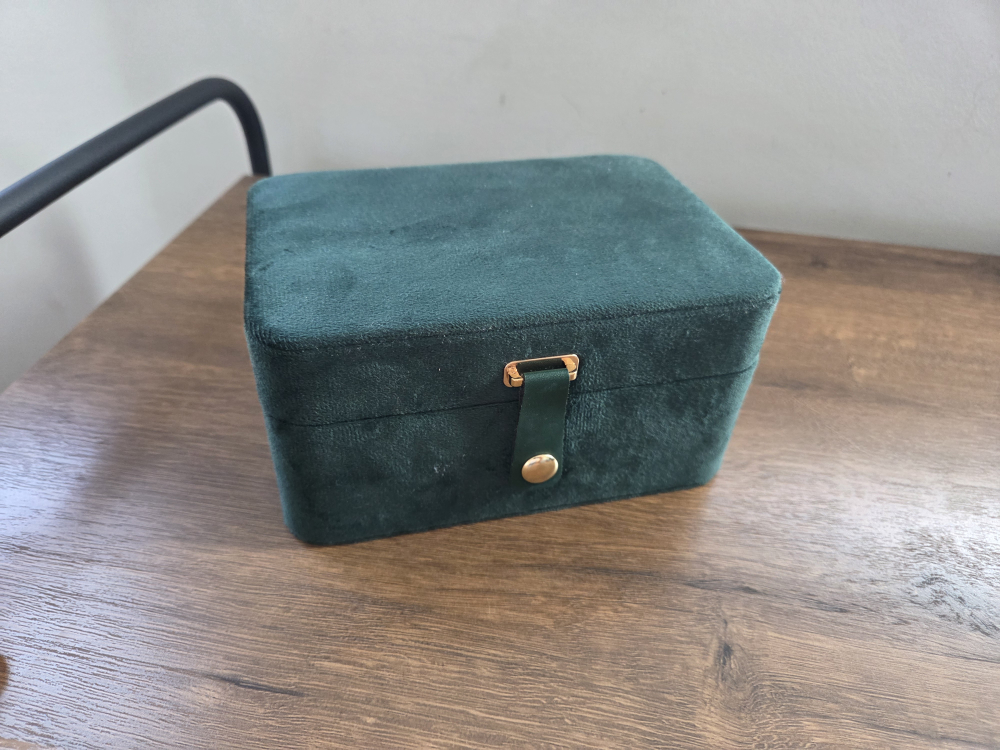 Green Velvet Jewellery Box (Songmics)