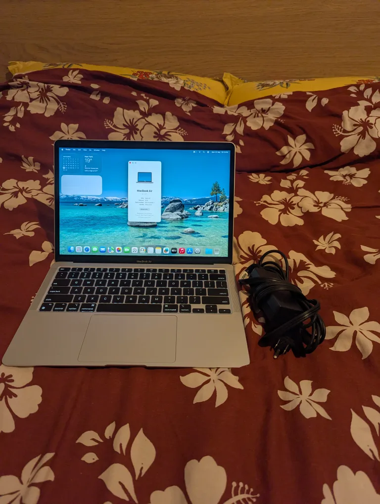 2020 MacBook Air M1 - 8 GB RAM - 256 GB SSD (Read Description) thumbnail