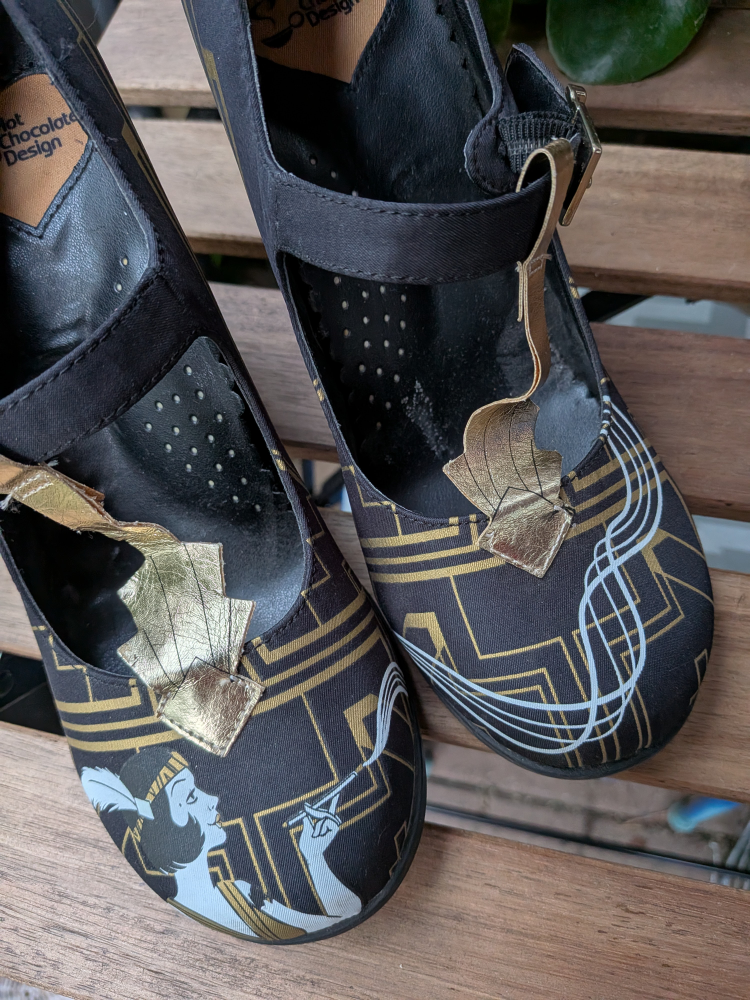 Hot Chocolate Design Art Deco Heels sz 6