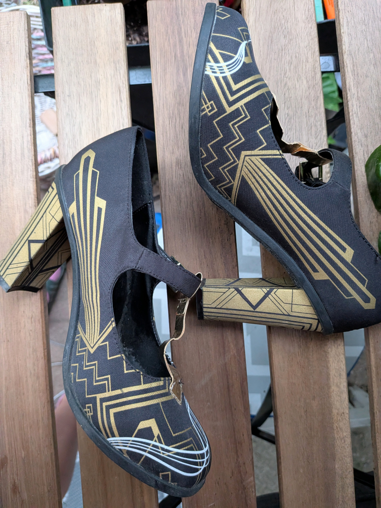 Hot Chocolate Design Art Deco Heels sz 6 - photo 2
