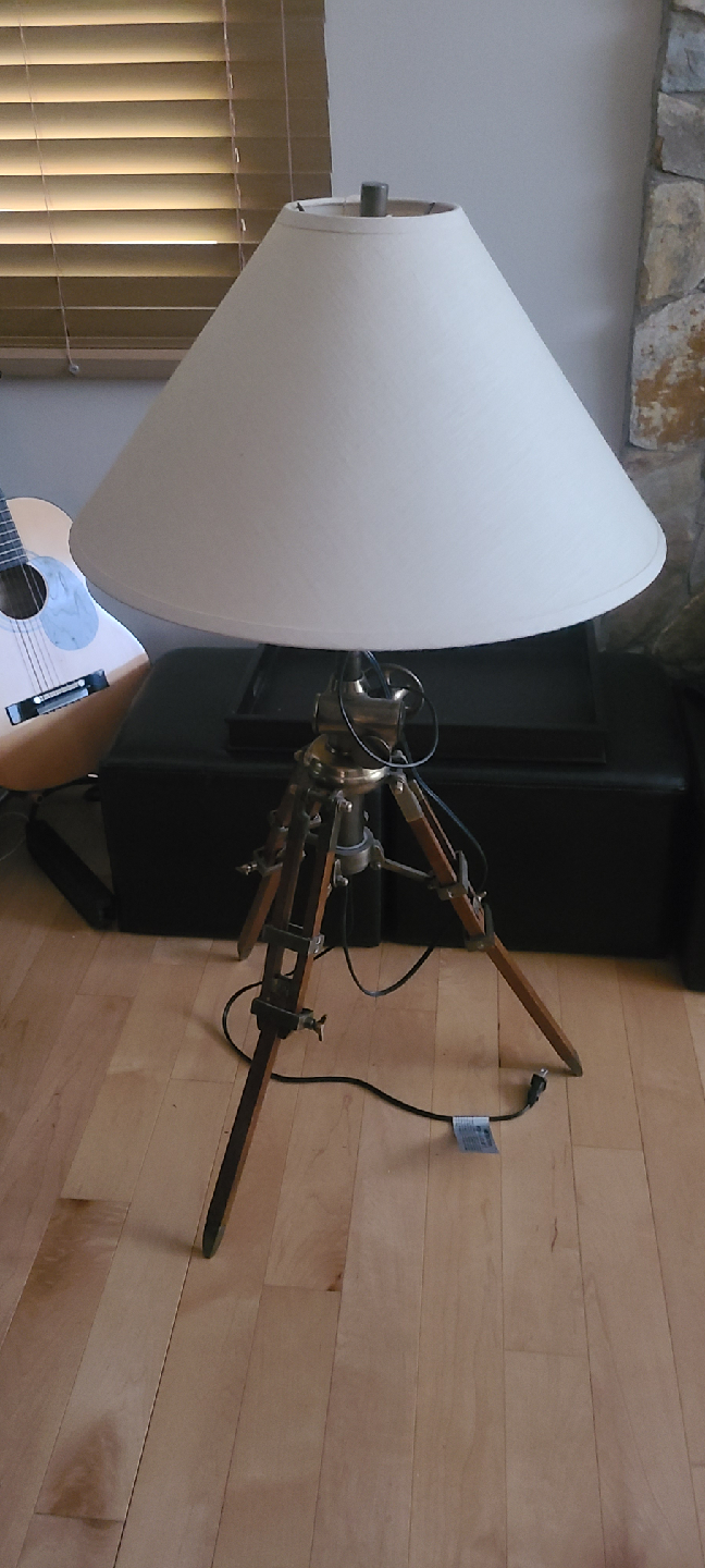 Tripod Table Lamp 🥕