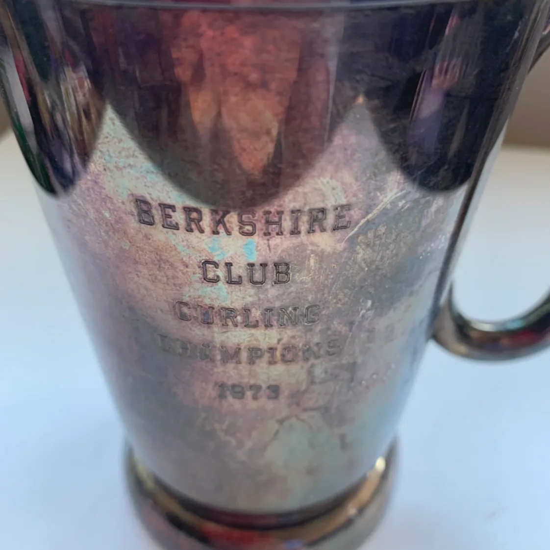 Vintage Molson Golden Award cup (1973 Curling Champions) image indicator(3)