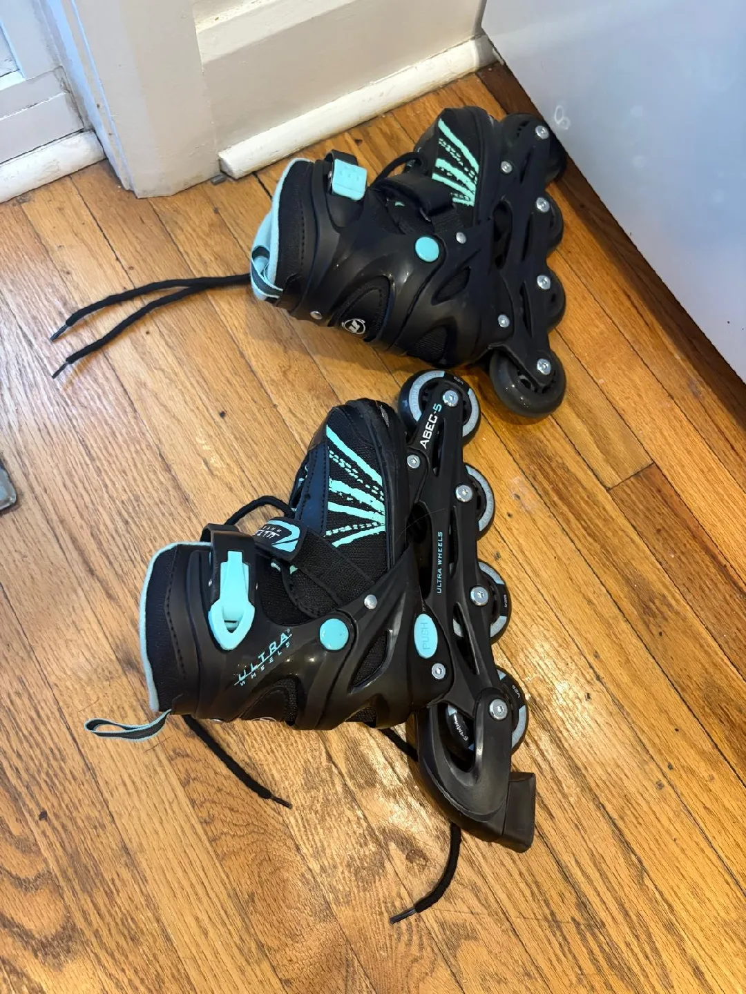 Ultra Wheels Adjustable Inline Skates image indicator(2)