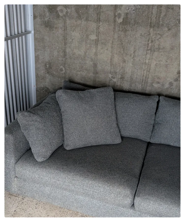 URBAN BARN COUCH image indicator(7)