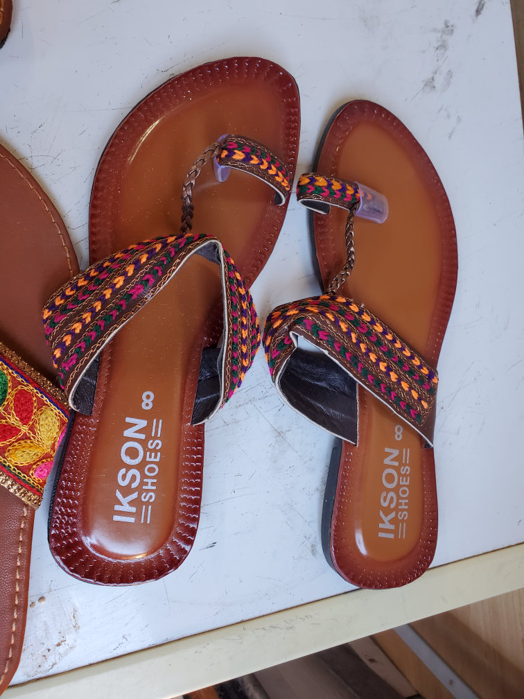 Assorted Women's Sandals - Gucci, Ikson, Unbranded - photo 3