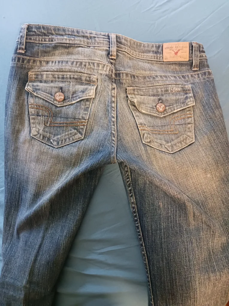 American Eagle Outfitters Jeans image indicator(2)