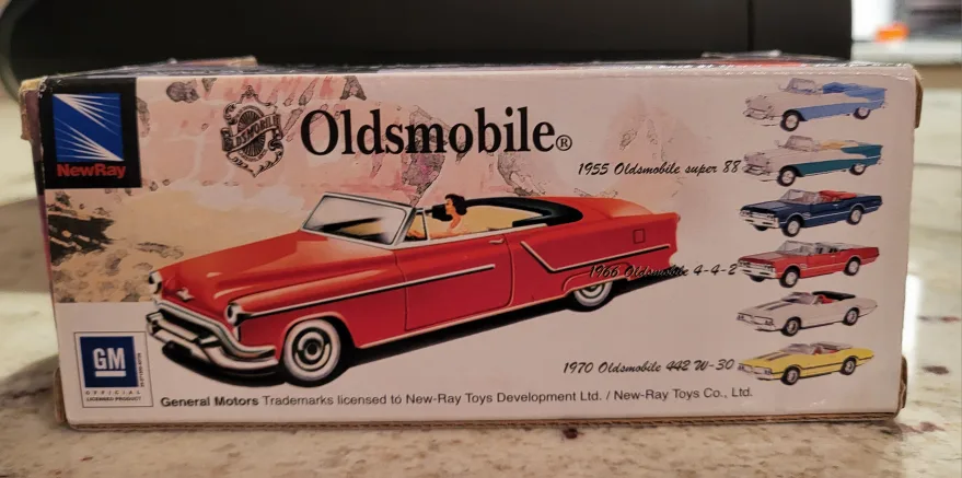 NewRay Oldsmobile 1955 Super 88 Diecast 1:43 Scale image indicator(4)
