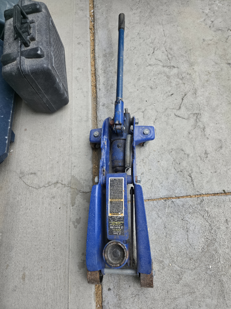 Blue 2 Ton Floor Jack - photo 2