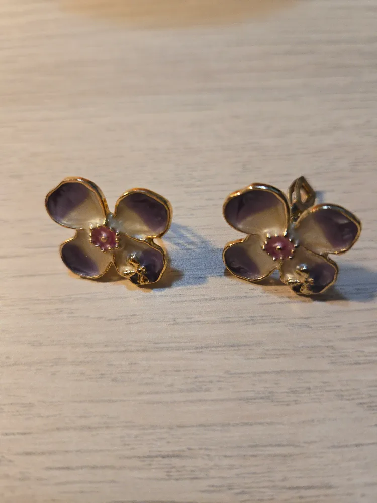 Flower Stud Earring clips 🥕 thumbnail